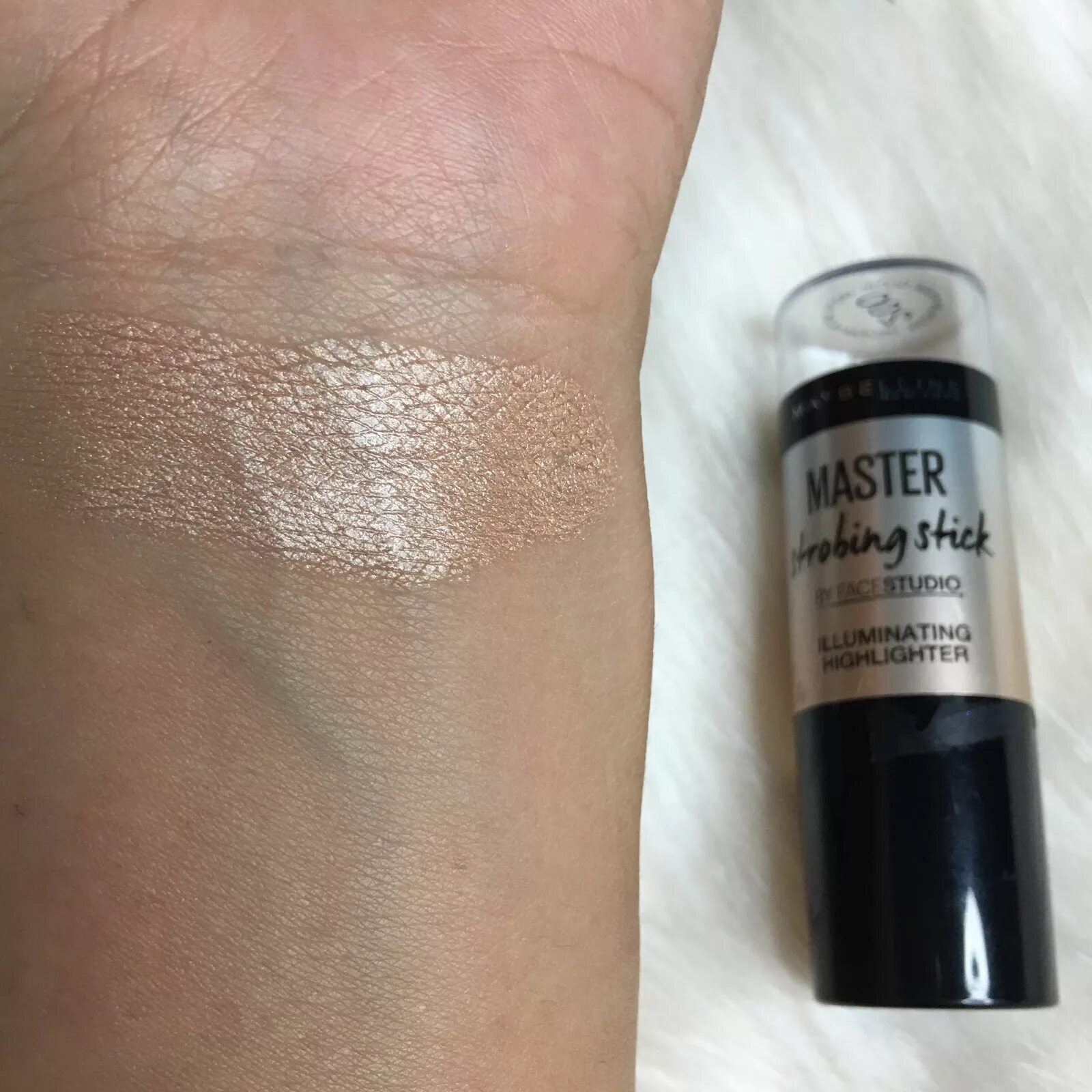 Мастер стик. Maybelline Master Strobing хайлайтер. Maybelline Master Strobing Stick. Maybelline Master Strobing хайлайтер 02. Master Strobing Stick свотч.