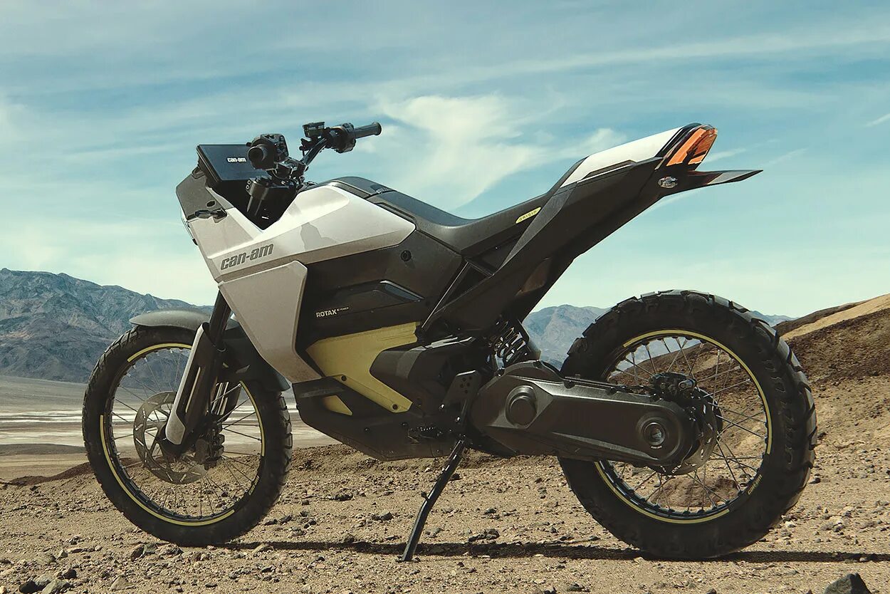 Can am origin. Brp 2025. pulse мотоцикл. два мотоцикла. can-am pulse.