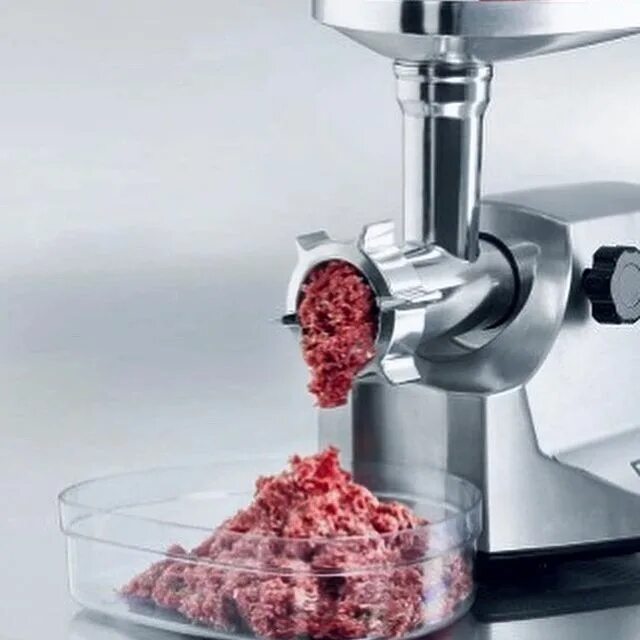 Мясорубка на кухне. Bosch мясорубка bosch mfw 3520. Как пользоваться мясорубкой. Как пользоваться мясорубкой. Насадка для кеббе на мясорубку.