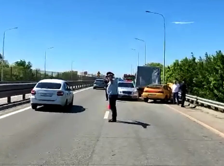 А 50 под краснодаром. Транспортная развязка на м4 дон. Авария под краснодаром 2022. Дтп дон м4 под краснодаром. Автомобили на ночной трассе.