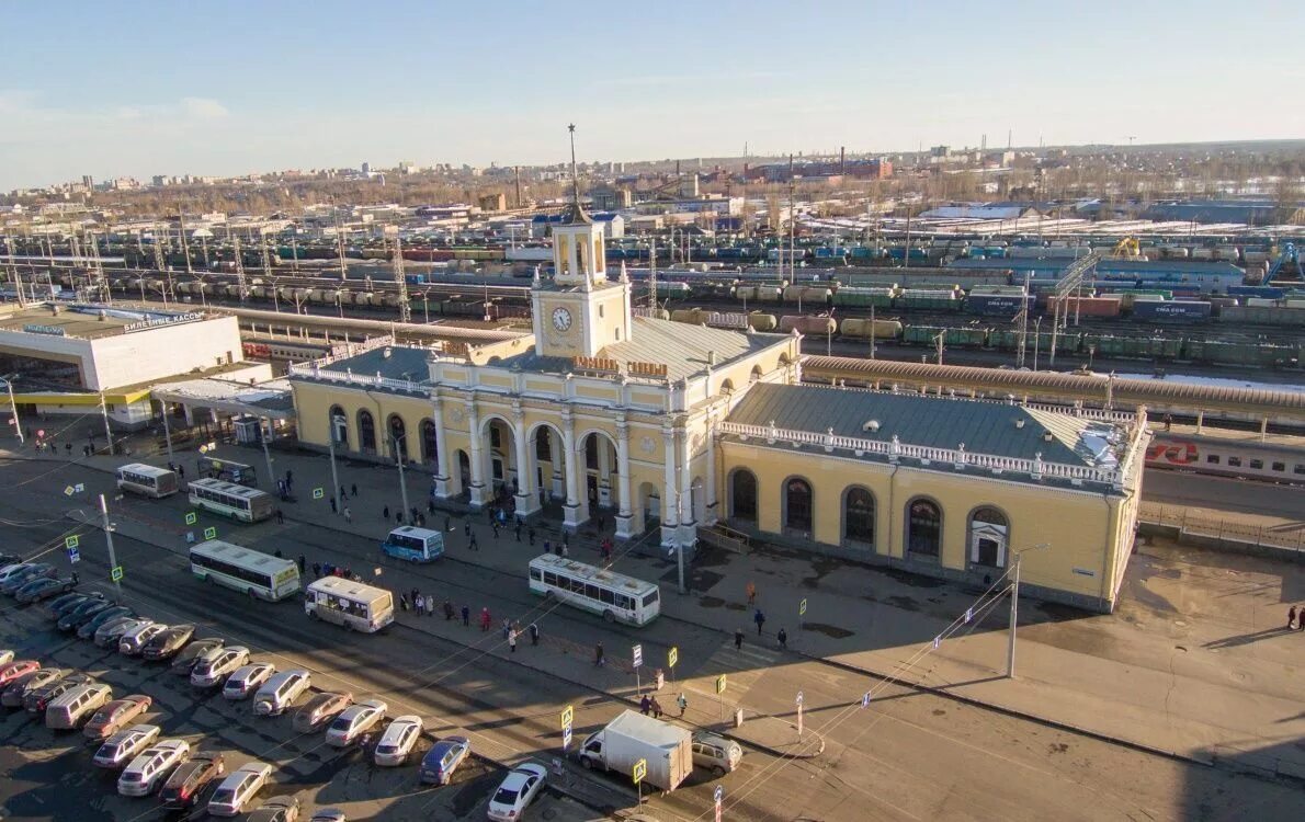 Где находится ярославля главный. Ярославль главный вокзал. Железнодорожный вокзал Ярославль-главный Ярославль. ЖД вокзал Ярославль главный. Здание вокзала Ярославль главный.