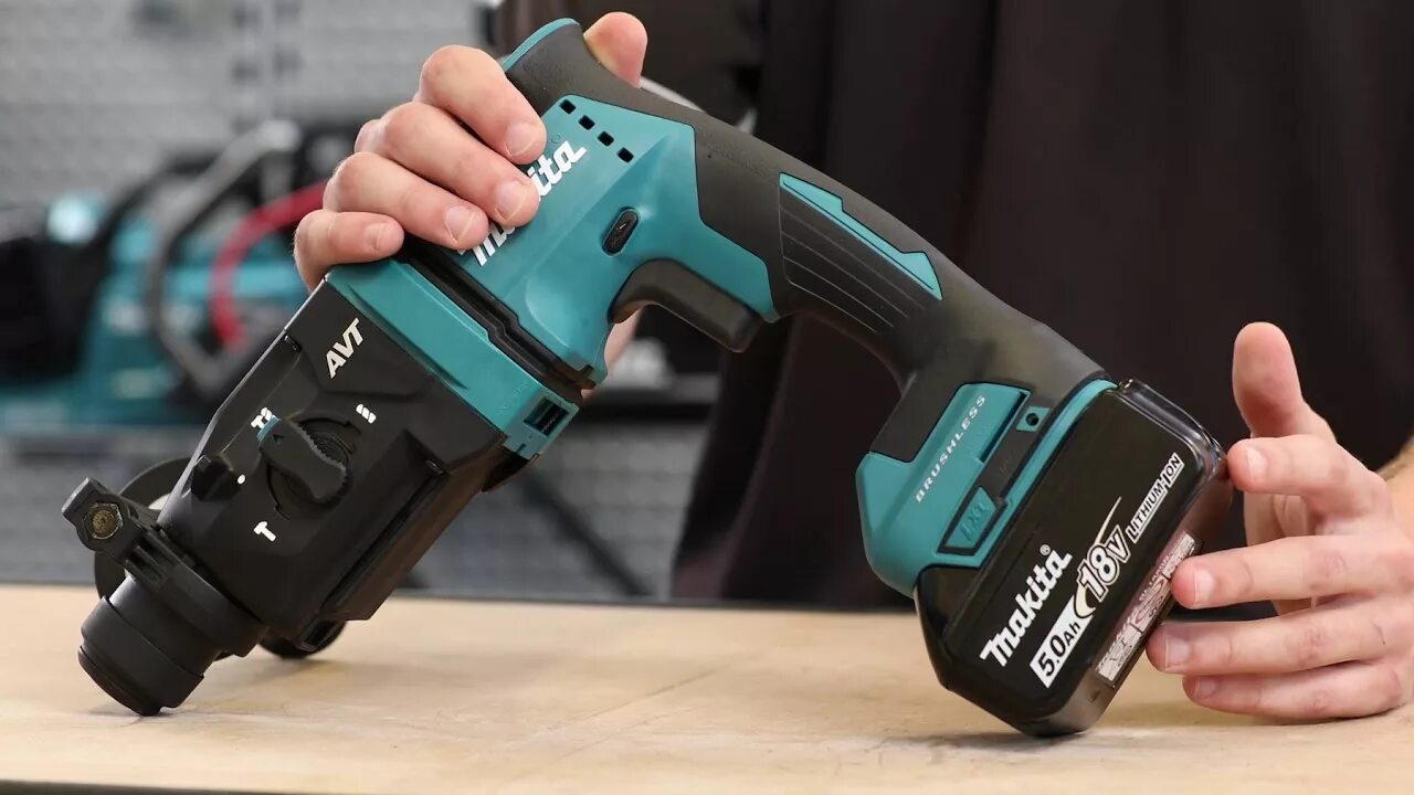 Макита 18 перфоратор. Makita dhr182. Макита DHR 182. Makita dhr182zwj. Аккумуляторный перфоратор Макита dhr242z.