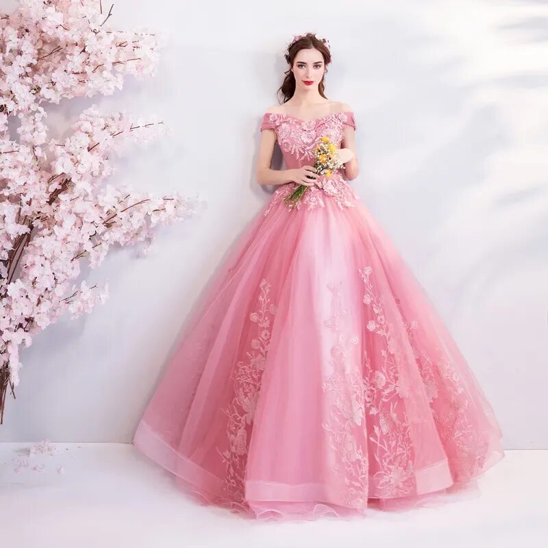 Принцесса в пышном платье. Gown [gaun] платье. красивые бальные платья. розовое свадебное платье. пышные платья.