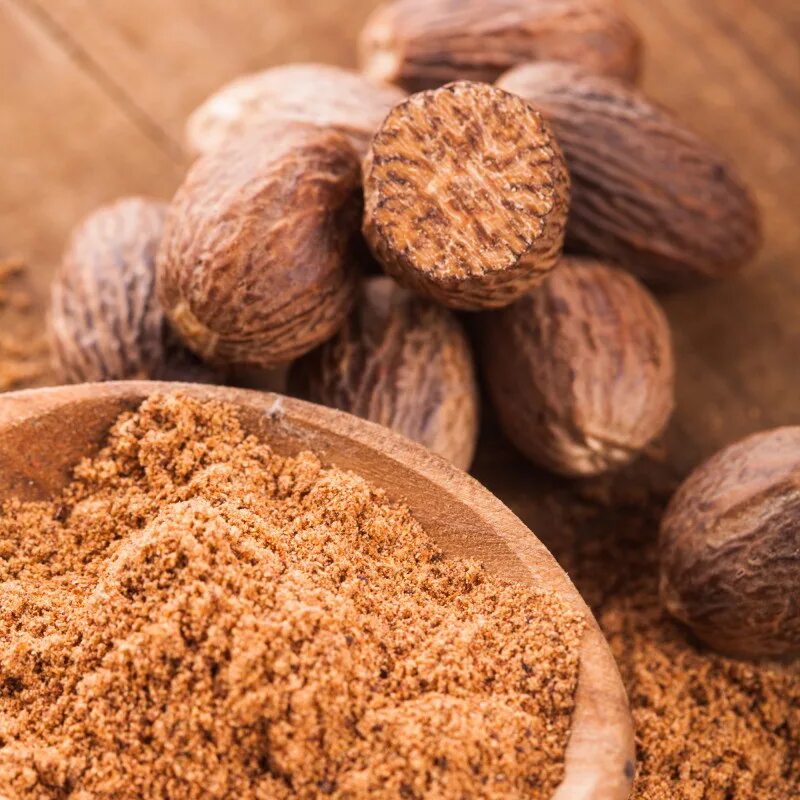 Nutmeg — мускатный орех. Мускатный орех молотый. Мускатный орех специя. Мускатный орех приправа. Мускатный орех польза и вред