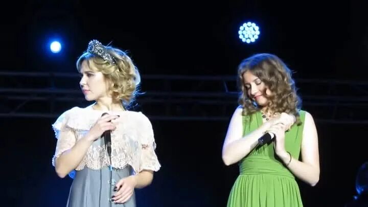 Алиса игнатьева певица белым снегом. Белым снегом алиса игнатьева слушать. Белым снегом алисой игнатьевой. Белым снегом конкурс голос. Алиса игнатьева белым снегом.