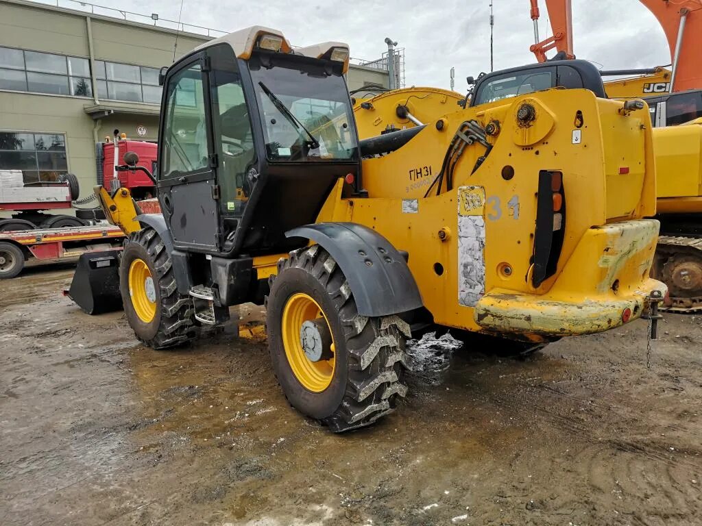 540 170. Телескопический погрузчик JCB 540-170. JCB 540-170 кабина. JCB 540 170 топливный бак. Эксковатор погрузчик JSB 540-170.