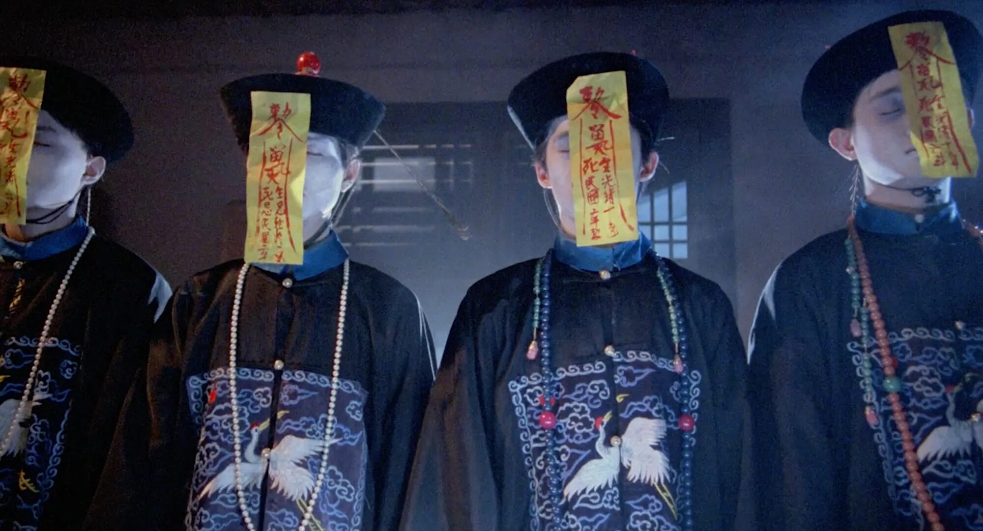 Вампиры в китайской мифологии. Chinese zombie war. Китайский вампир цзян ши. Китайский зомби цзян ши. China zombies.