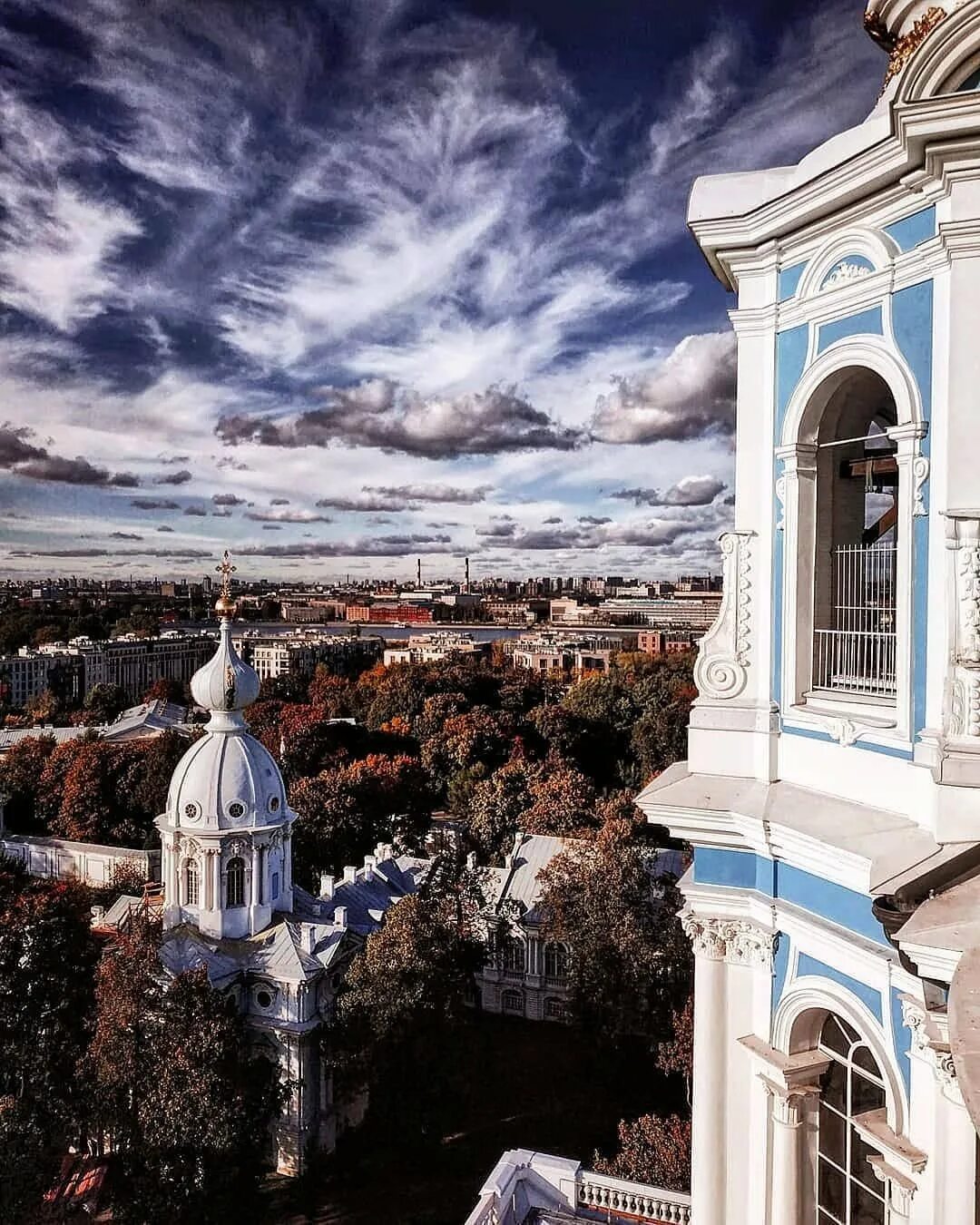 Смотровая площадка смольного собора. Звонница смольного собора. Смотровая площадка смольного собора. Звонница смольного собора. Смольный собор обзорная площадка.