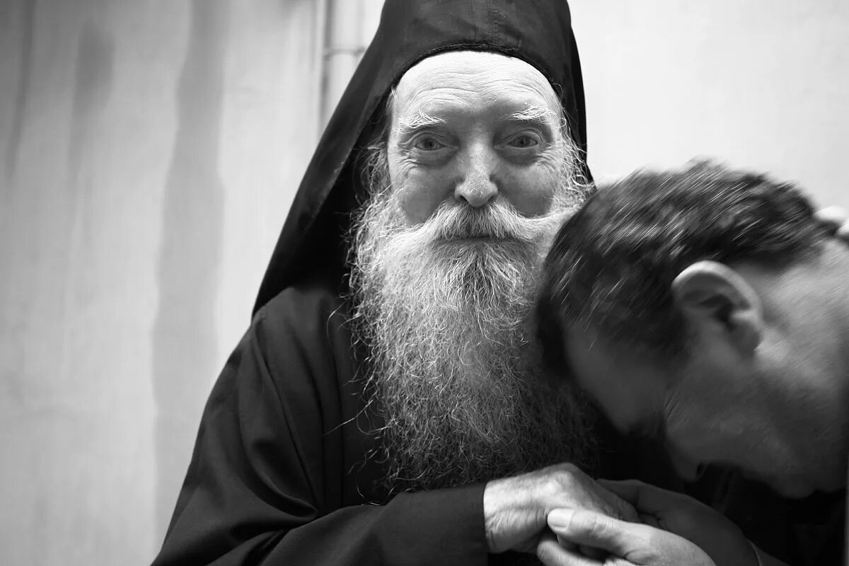 Слушать святых людей. Отец илий оптина пустынь. Иеросхимонах серафим стоянов. Слушать святых людей. Монах паисий афон скит.