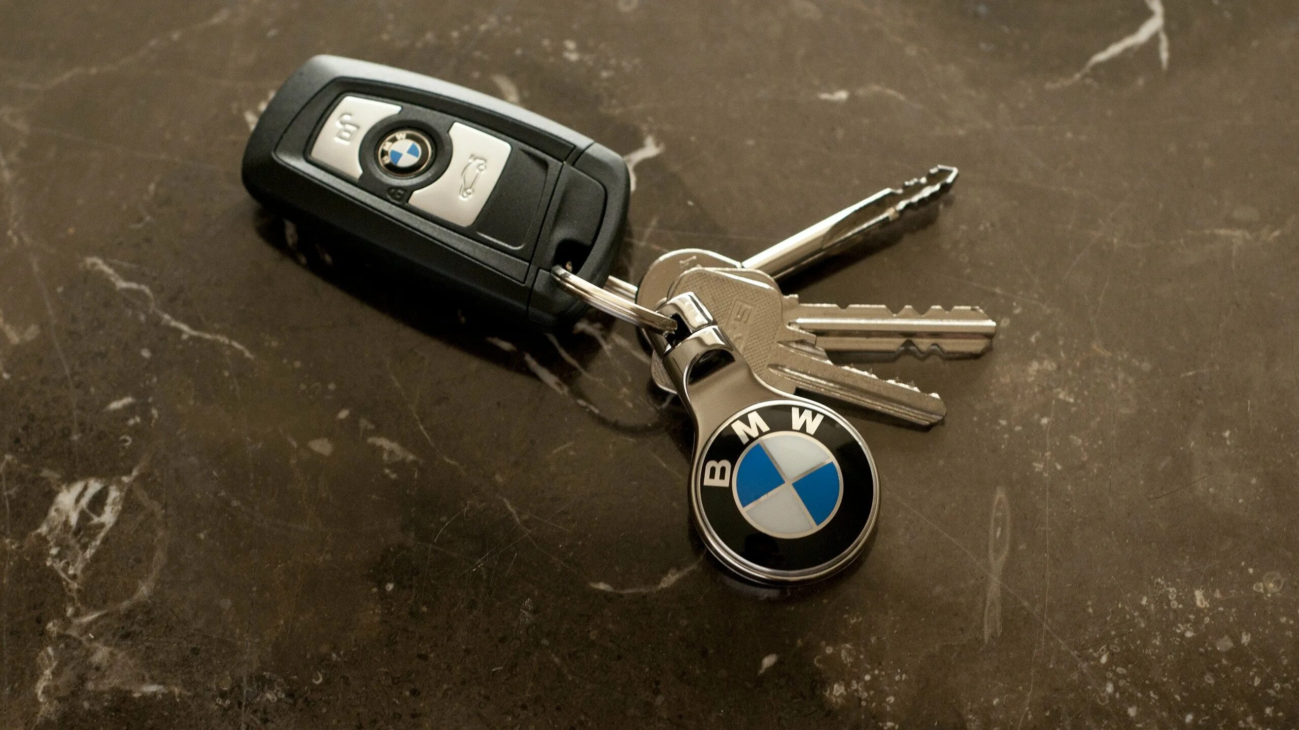 Включи машину ключ. Ключ БМВ е60. BMW ключ 6986502. Ключ БМВ м5 ф90. Ключ БМВ м5 2021.