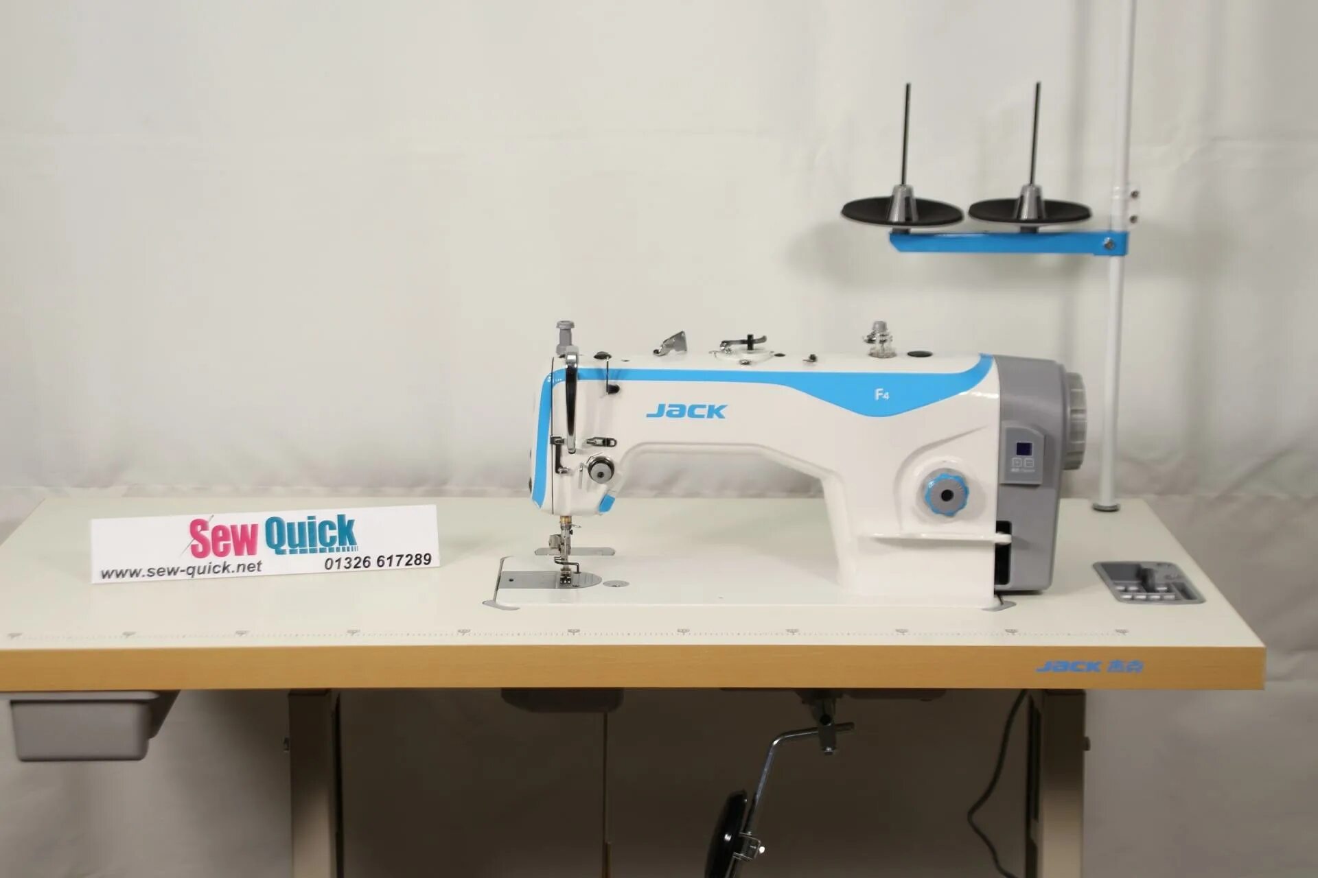 Швейная машинка джак. Jack f4 швейная машина. Швейная машинка Джек f4. Промышленная швейная машина Джек f4. Швейная машина Jack JK-f4 комплект.
