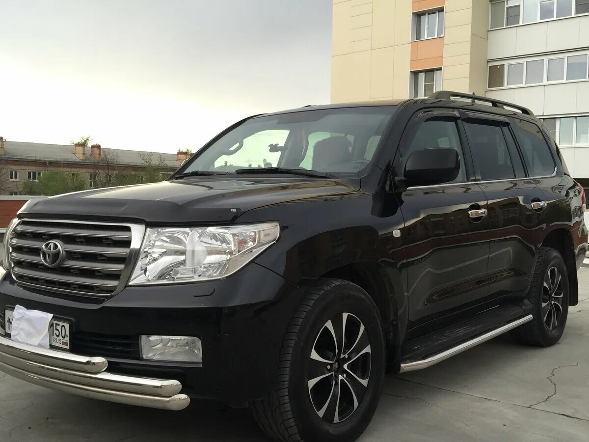 Двухсотый год. Toyota Land Cruiser 2008. Land Cruiser 200 2008. Toyota 200 2008. Тойота ленд Крузер 2008.