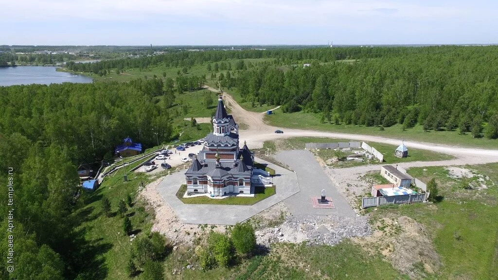 Искитим поселок. Ложок Искитимский район. Храм ложок Искитимский район. Ложок Искитимский район Святой источник. Храм в ложке Искитимского района.