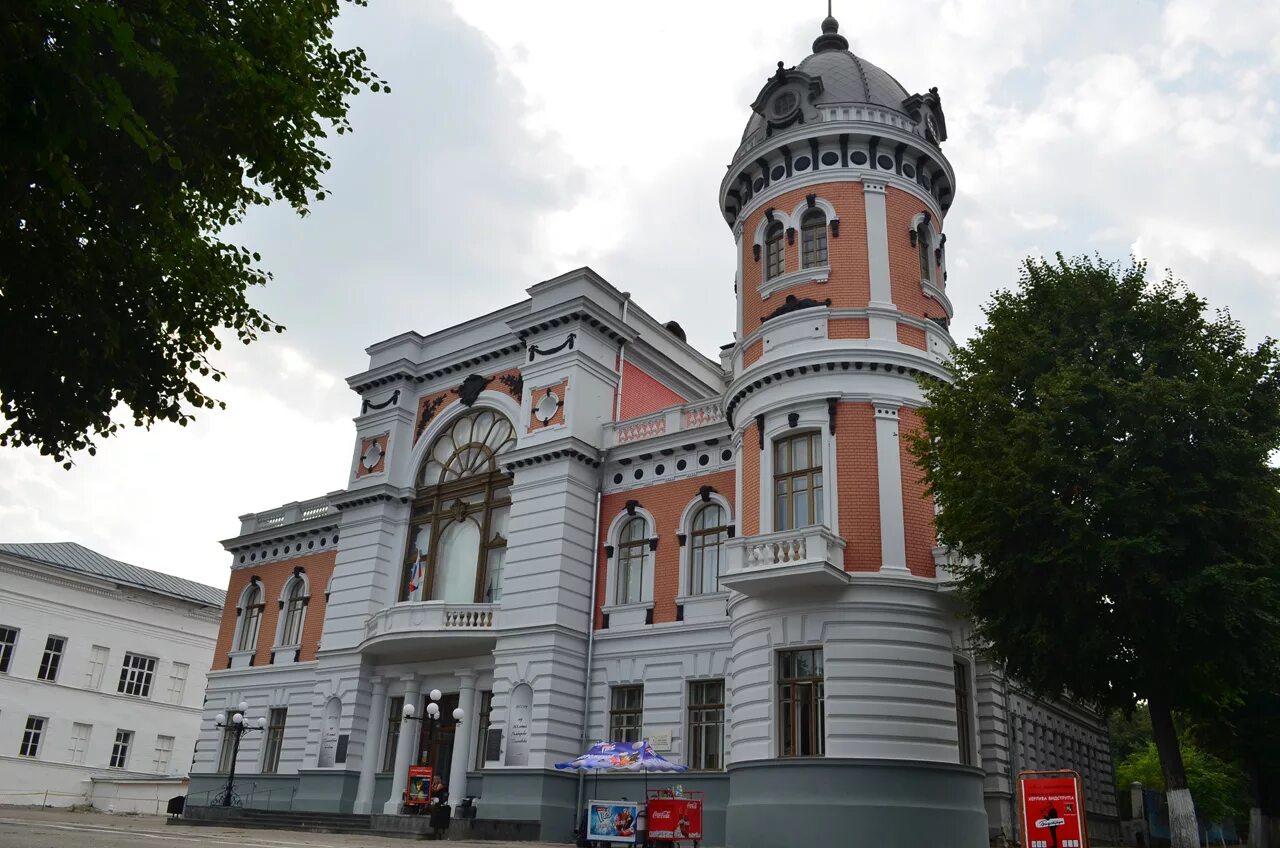 Архитектор ф. Здания ульяновска. Дом купца заборина ульяновск. Здания ульяновска. Ульяновский областной краеведческий музей.