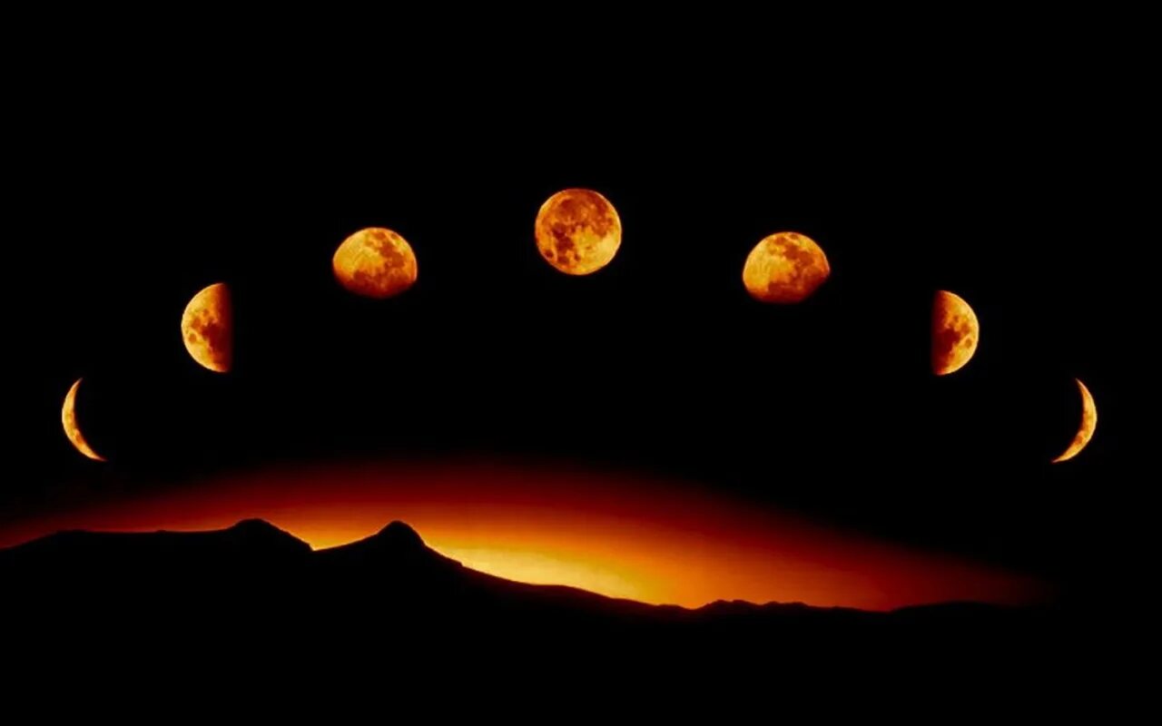 Желтая светящаяся луна. Оранжевая Луна. Луна желто оранжевая. Оранжевый полумесяц. Бывает оранжевая Луна.