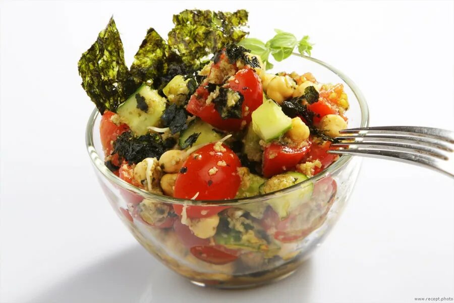 блюда с нори. салат калифорния ингредиенты. нори закуска блюда с листьями. салат с нори. нори вакаме ламинария.