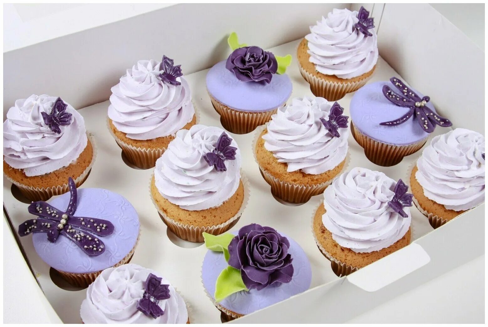 вкусы кексов. красивые маффины. вкусы кексов. капкейки с кремом чиз. украшение капкейков кремом.