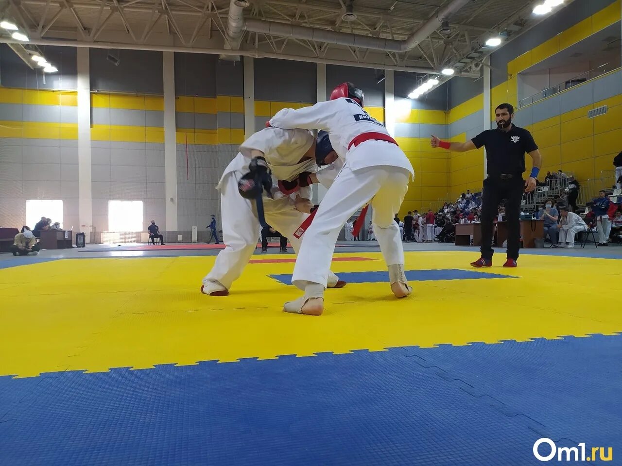 Оганес назарян брянск рукопашный бой. Чемпион курск рукопашный бой. Рукопашная новосибирск. Фсвнг рукопашный бой. Рукопашная новосибирск.