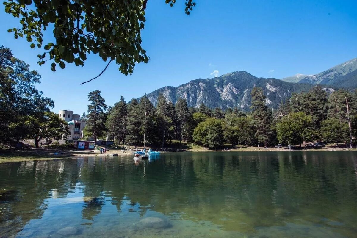 Озеро в теберде. Кара кель теберда. Озеро в теберде. Озеро в теберде. Озеро каракель в теберде.