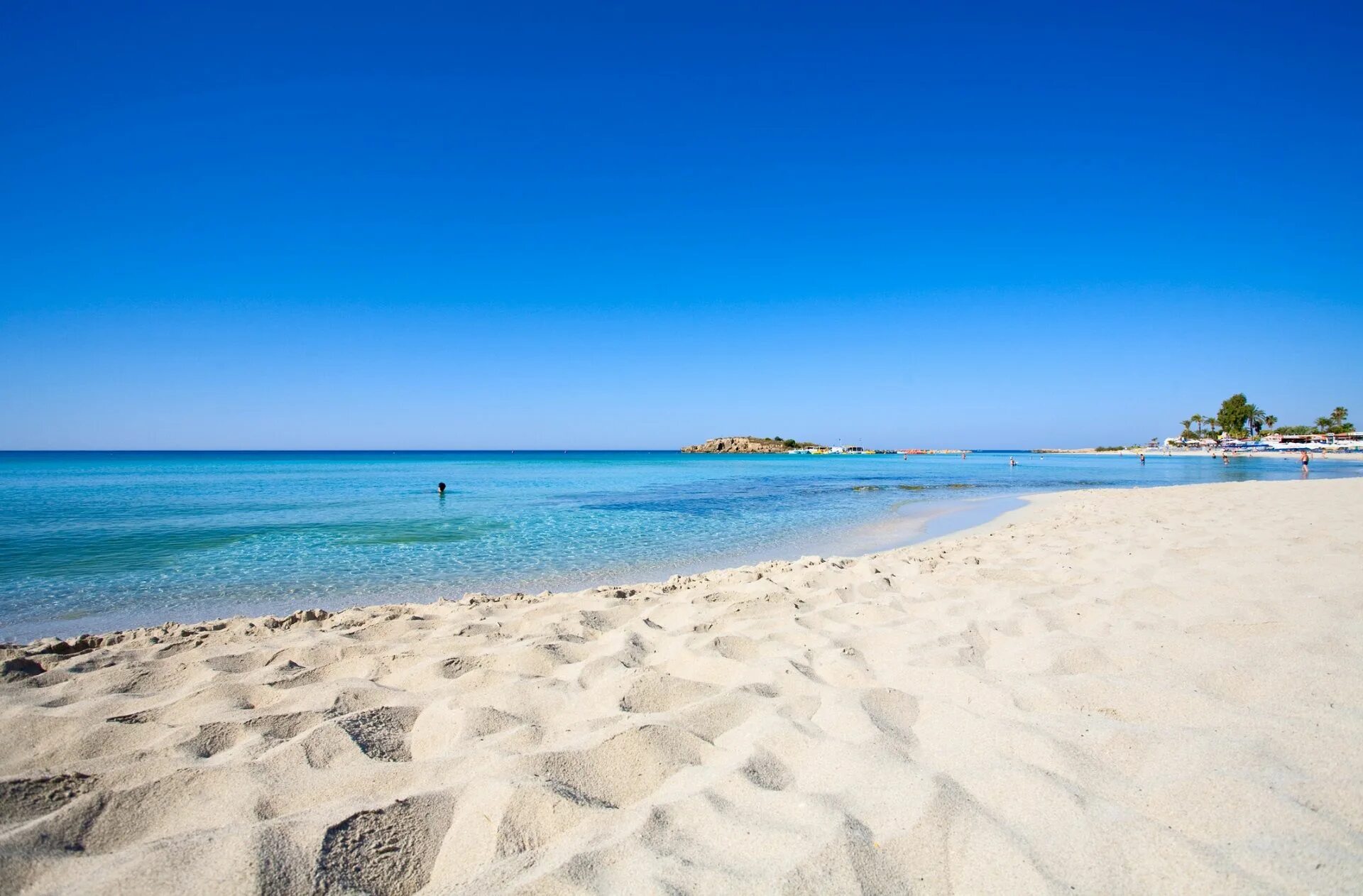 Пляж Нисси Бич Кипр. Пляж Нисси Айя-Напа. Нисси Бич Айя-Напа Кипр пляж. Кипр Нисси пляж айанапа.
