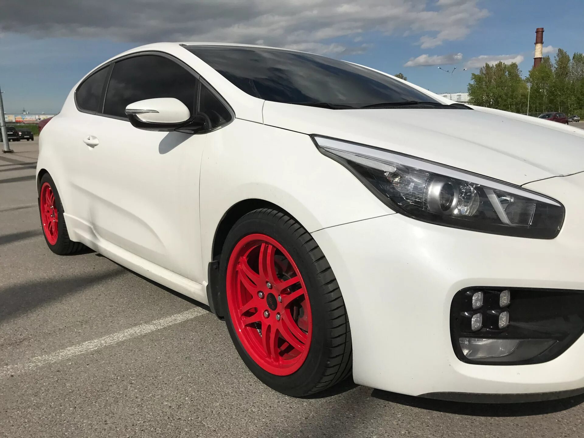 Киа сид 15. Kia Pro Ceed r17. R17 Ceed gt 2022. Диски Kia Ceed gt r17. Kia Ceed gt белый.