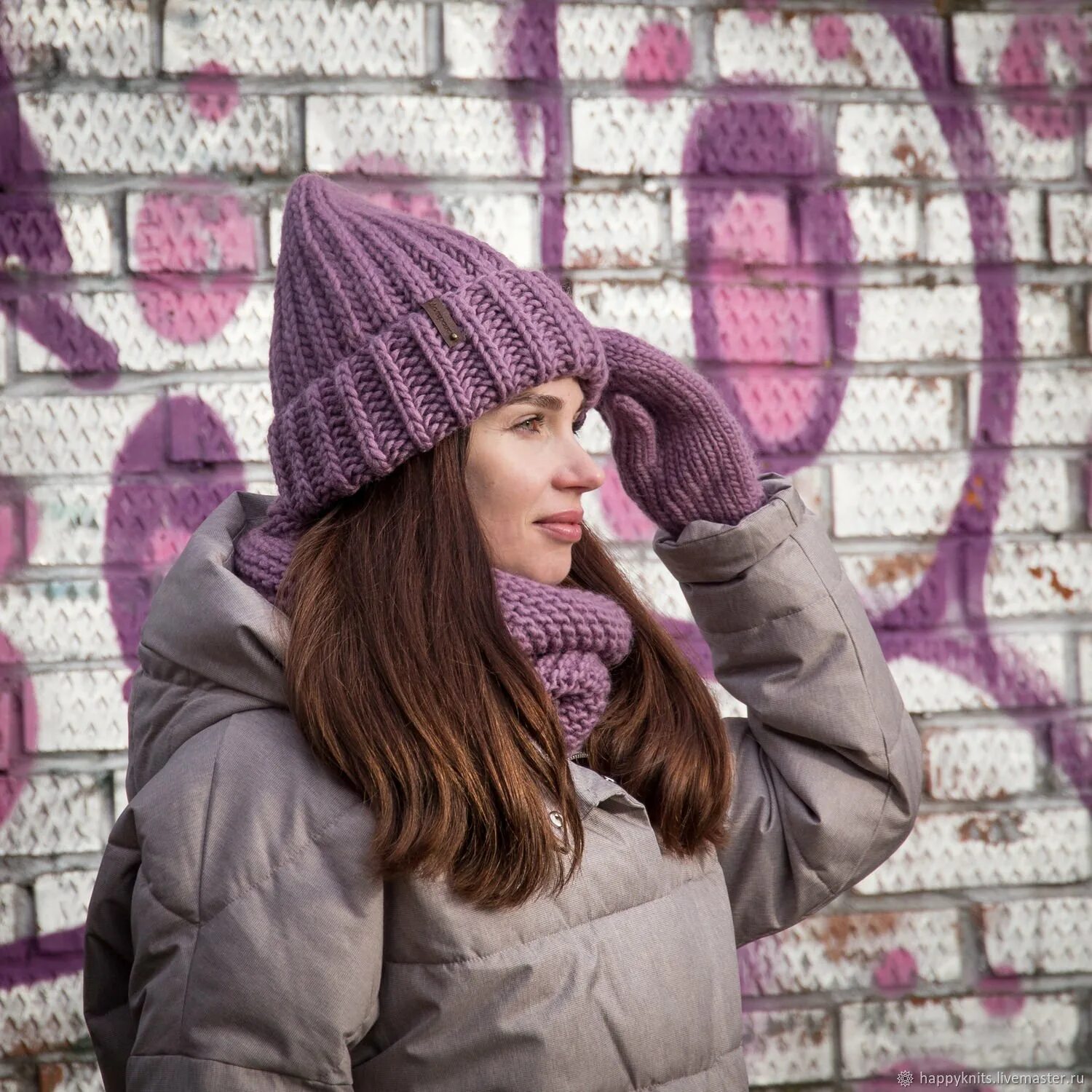 фиолетовая куртка какая шапка. ярко фиолетовая куртка. фиолетовая куртка какая шапка. шапка к фиолетовому пуховику. шапка со снудом.