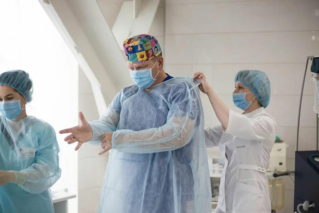 операция в новосибирске. новосибирский нии им мешалкина. доктор федоров ниито новосибирск. нейрохирургия головного мозга. реабилитация в хирургии.