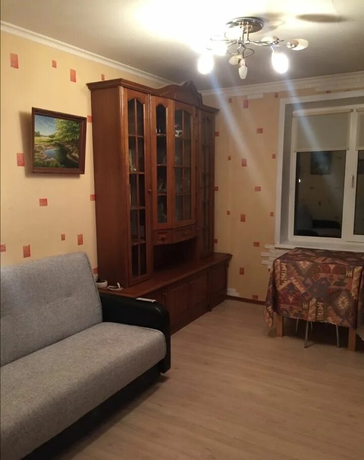 Анны ахматовой 11к1. Авито квартира снять у метро. Квартира для командировочных. Однокомнатная квартира московская. Сдам комнату 2 девушкам.