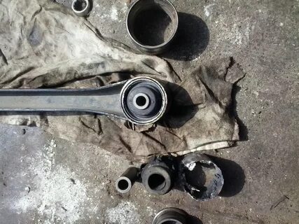 Замена сайлентблоков продольных рычагов