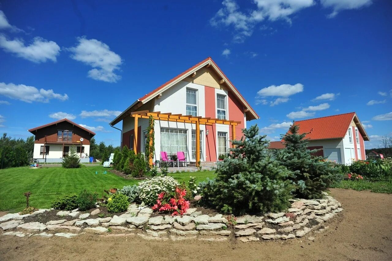 Village санкт. Австрийская деревня Иннолово. Австрийская деревня коттеджный поселок Иннолово. Альпийская деревня Ленинградская область. Иннолово Ломоносовский район.