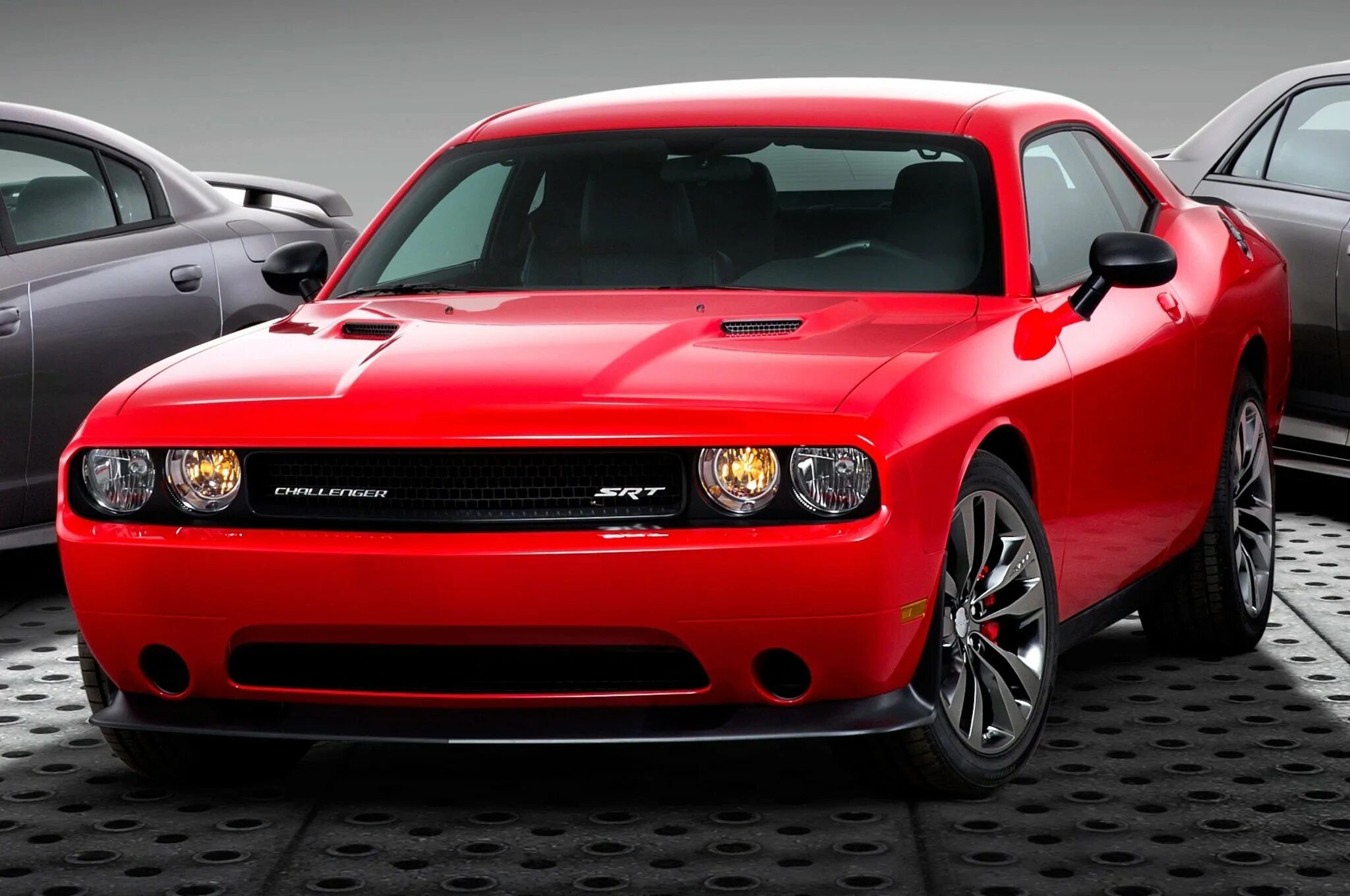 Сколько стоит додж. Dodge Challenger 2014. Додж Челленджер СРТ. Dodge Challenger srt 10. Dodge Challenger 2007.