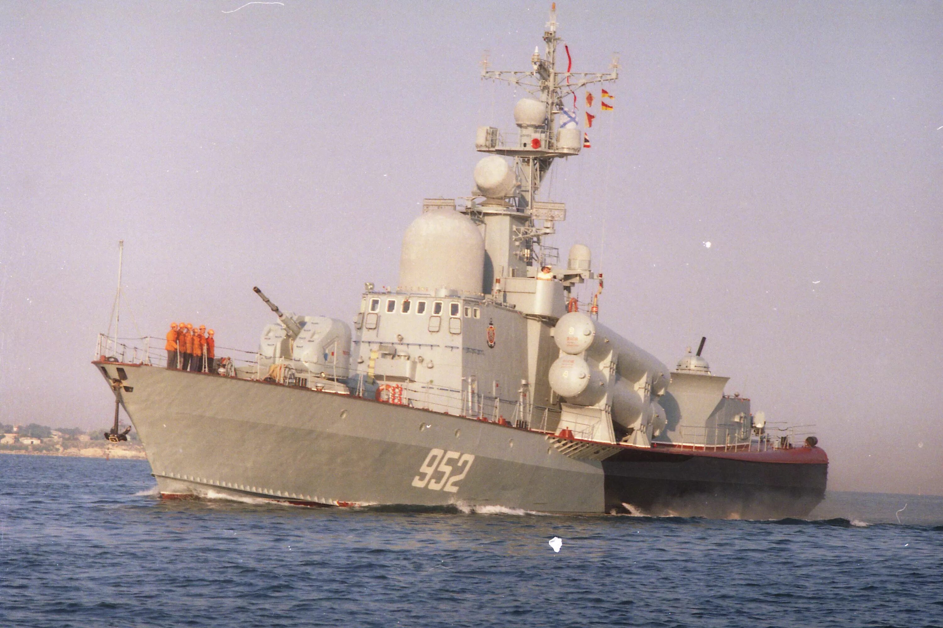 Ракетный катер тамбовский комсомолец рк-47. Ракетный катер молния 12411. Faster than a bullet персонажи. Maklaud project 22. Faster than a bullet персонажи.