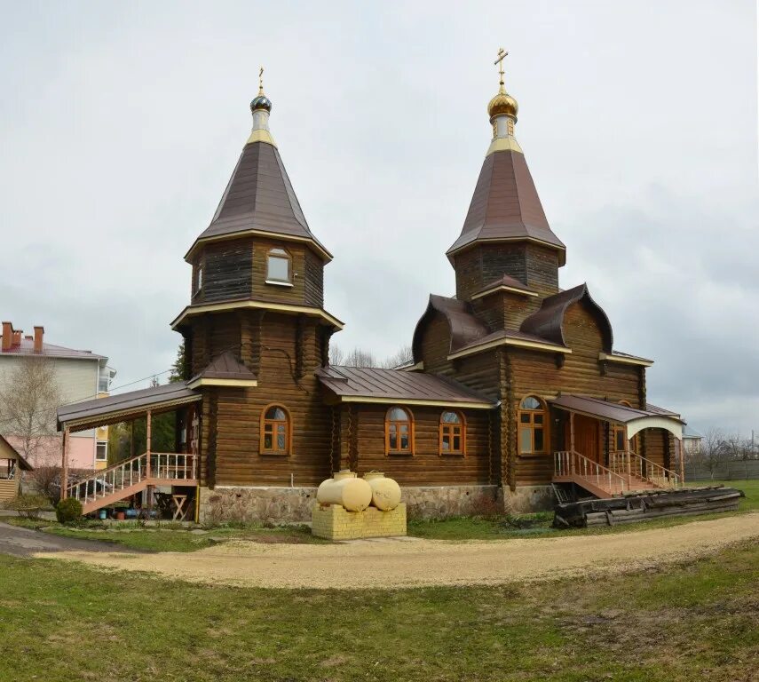 Поселок стрелецкий орловская. Храм Казанской иконы Божией матери в Орле. Новый храм в Орловской области. Древнерусский храм в Орловской области. Деревянные церкви Курской и Орловской области.