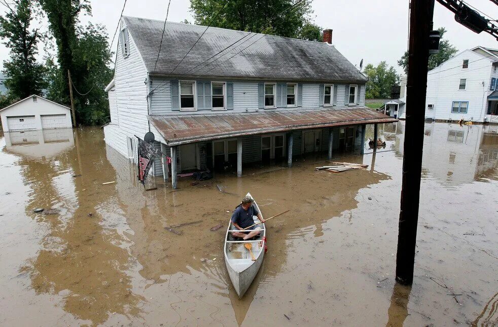 потоп в сша. новый орлеан ураган катрина. наводнение в усть-куте 2001. затопление здания. затопило дом.