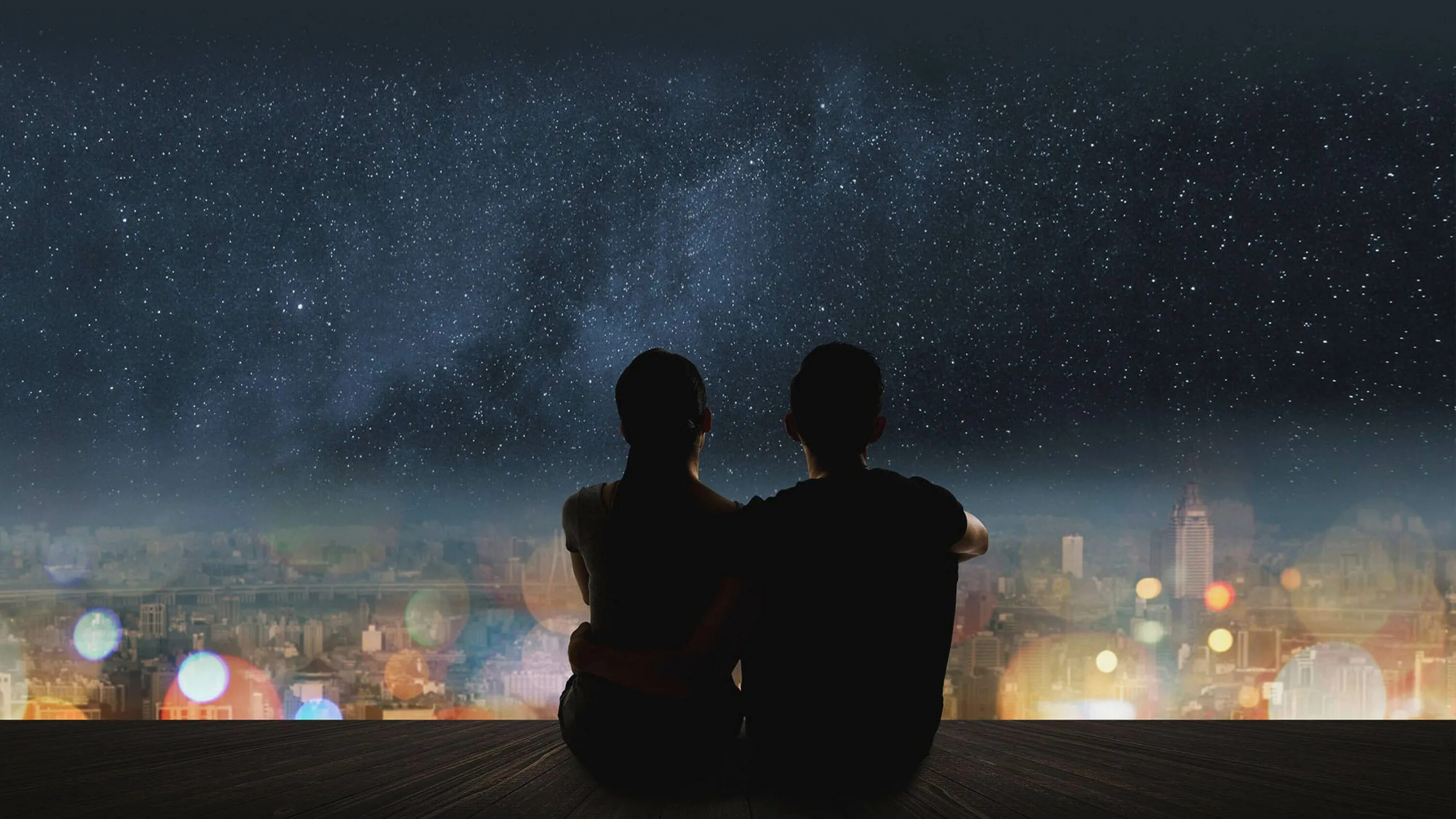 Музыка смотря на звезды. Пара на фоне ночного неба. Звездное небо и влюбленные. Пара на фоне ночи. Пара на фоне звездного неба.