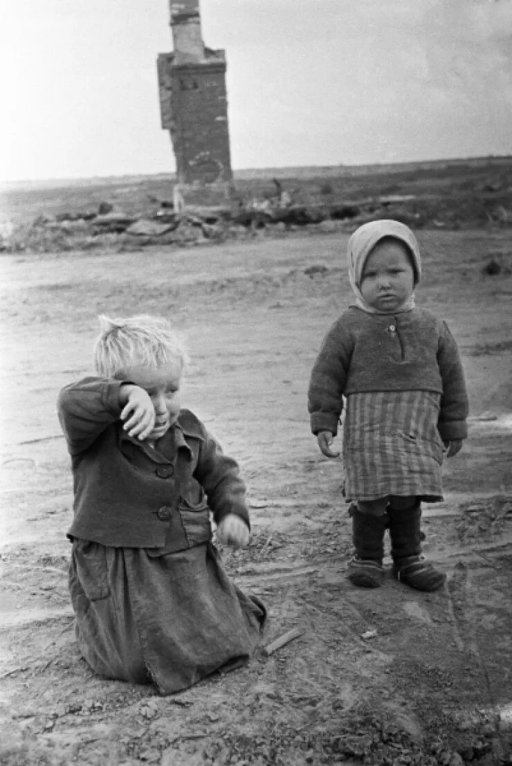 Великая отечественная война 1941-1945 дети войны. Дети войны вов 1941-1945. Великая отечественная война 1941-1945 дети войны. Голодные дети войны 1941-1945. Маленькие дети вов.