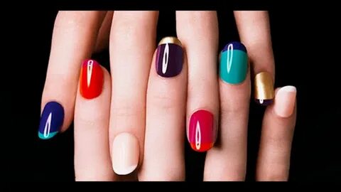 Базардағы саудагерлердің бұталарға сиып жатқанын қараңыз