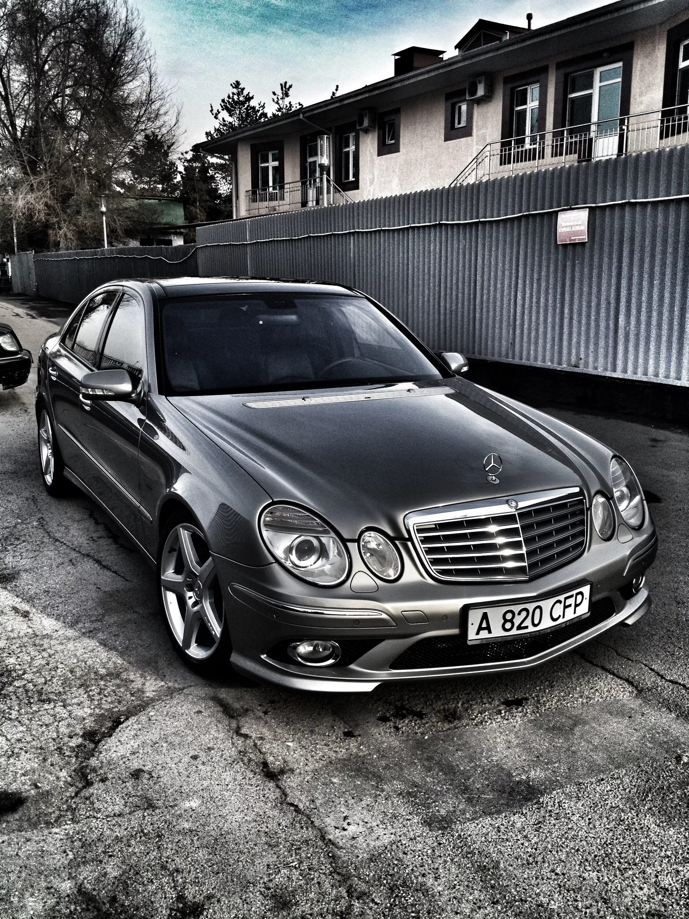 Mercedes e550 AMG. Мерседес Бенц е класс. Мерседес е 550 AMG. Мерседес 550 АМГ.