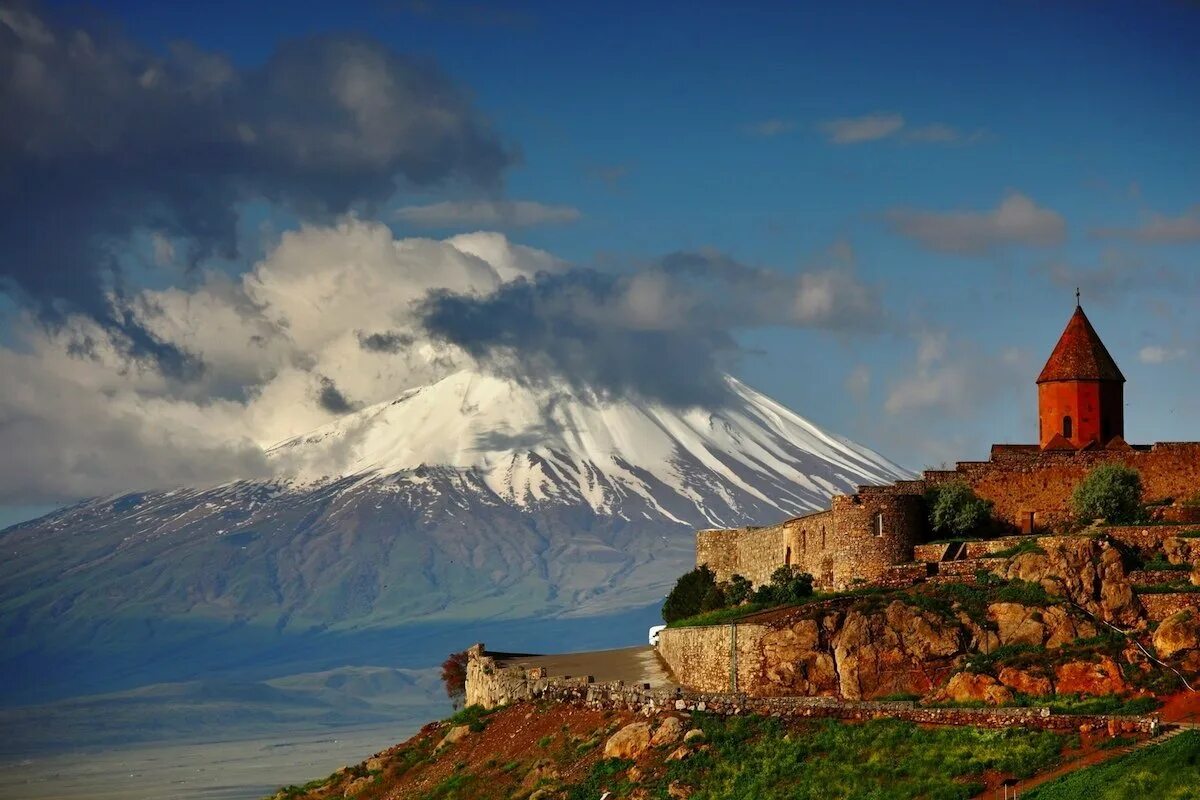 Ереван область. Монастырь хор Вирап. Хор Вирап Армения. Хор Вирап Арарат. Гора Арарат и хор Вирап.