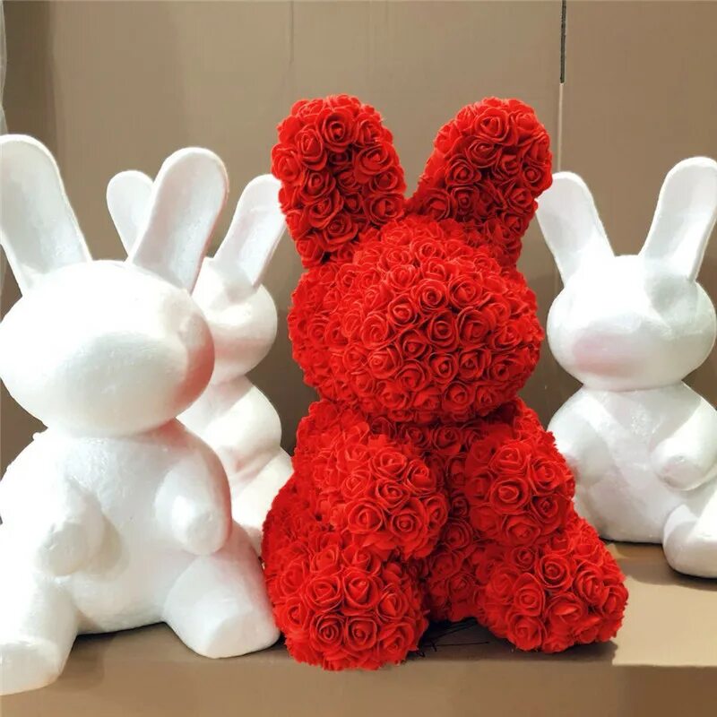 Вставляют игрушки. Игрушки из пенопласта. Поделки из пенопласта. Фигуры из пенопласта. Игрушка заяц пенопласта.