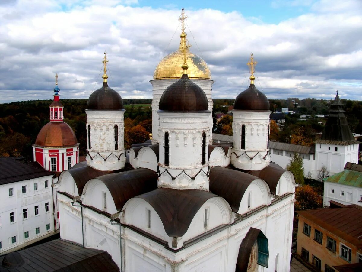 Пафнутьев боровский монастырь фото. Пафнутьево-Боровский монастырь Боровск. Боровск монастырь Пафнутия. Рождественского собора Пафнутия-Боровского монастыря (.