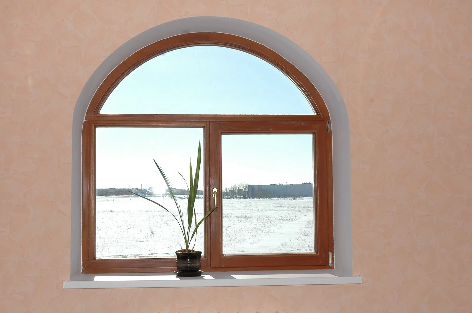 Арочные пластиковые окна. Окно пласт акфа 8к. Мавританские арочные окна. Арочные окна пластиковые. Нестандартные арочные окна.