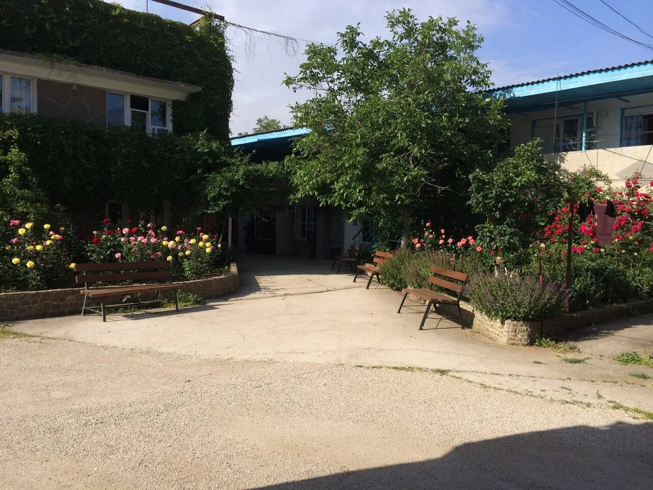 Пансионат приморский кабардинка лагерь. Дом отдыха приморье. Пансионат приморский кабардинка. Пансионат приморский геленджик. База прибой триозерье.