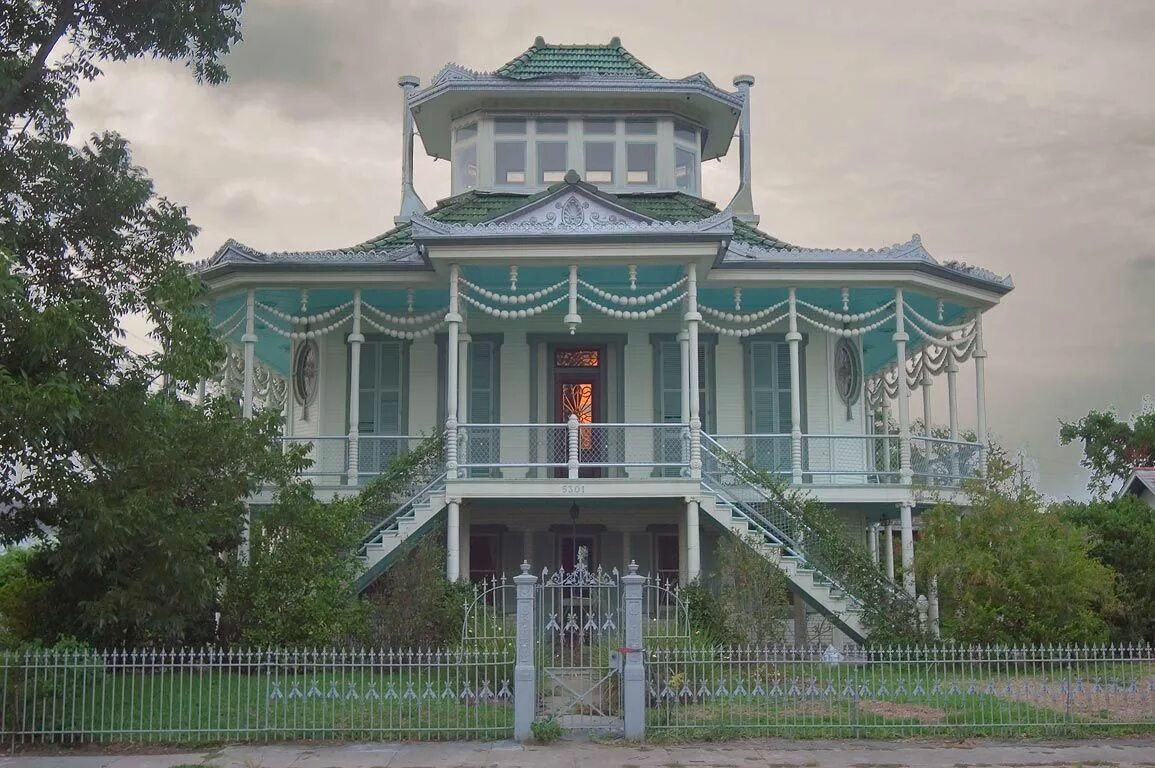 Shotgun style house. There is a house in new orleans. There is a house in new orleans. Колониальный стиль луизиана. There is a house in new orleans.