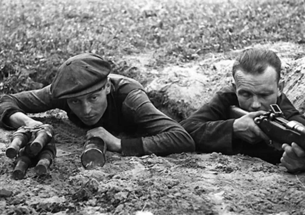 Солдаты ссср против фашистов. Врага вов. Атака бойцов в годы вов 1941-1945. Бои в великую отечественную войну 1941. 22 армия ркка июнь 1941 красноармейцы.