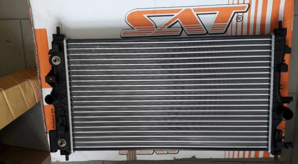 Радиатор охлаждения Шевроле Круз Cruze Aт 09 купить в Ростовской области на Avit