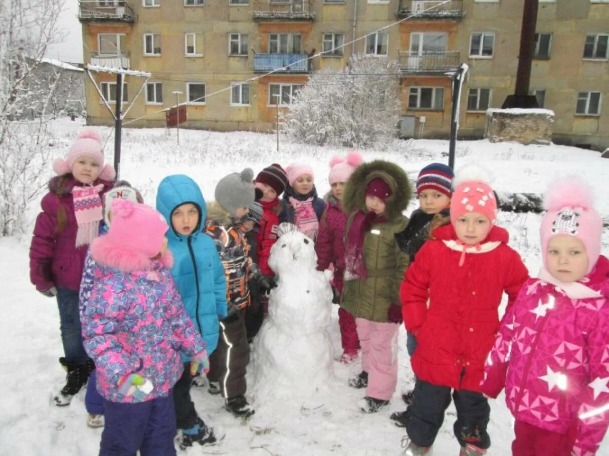 Прогулки зимой для подготовительной группы. Целевые прогулки в подготовительной группе зимой. Интересная зимняя прогулка с детьми подготовительной группы. Наши прогулки подготовительная группа. Целевая прогулка в средней группе