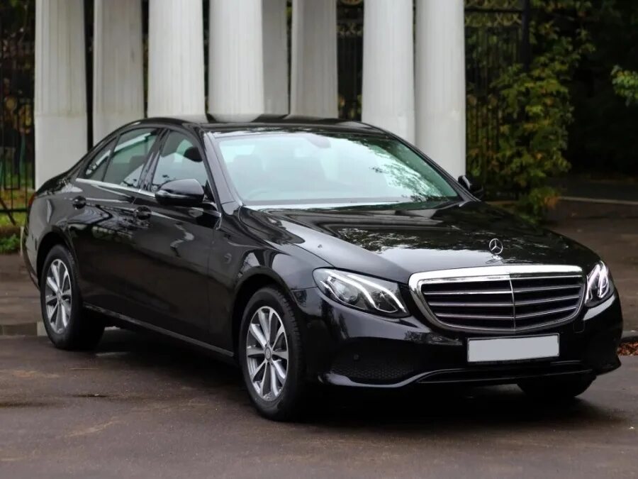 Аренда s класс. Мерседес е200 w213. Мерседес е200 213. Mercedes-Benz е 200 d. Мерседес e200 w213.