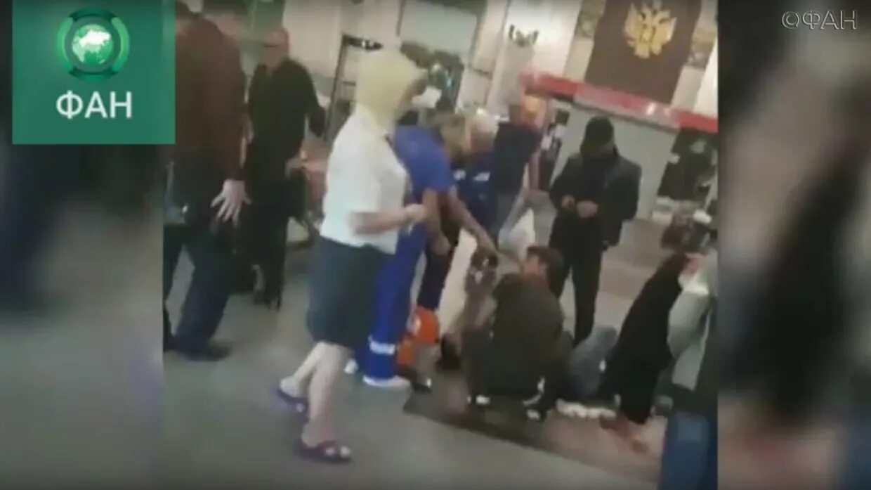 Что случилось на курском вокзале сегодня. Москва нападение с ножом. Происшествие на Курском вокзале вчера. Нападения неизвестного с ножом на Северном вокзале в Париже.