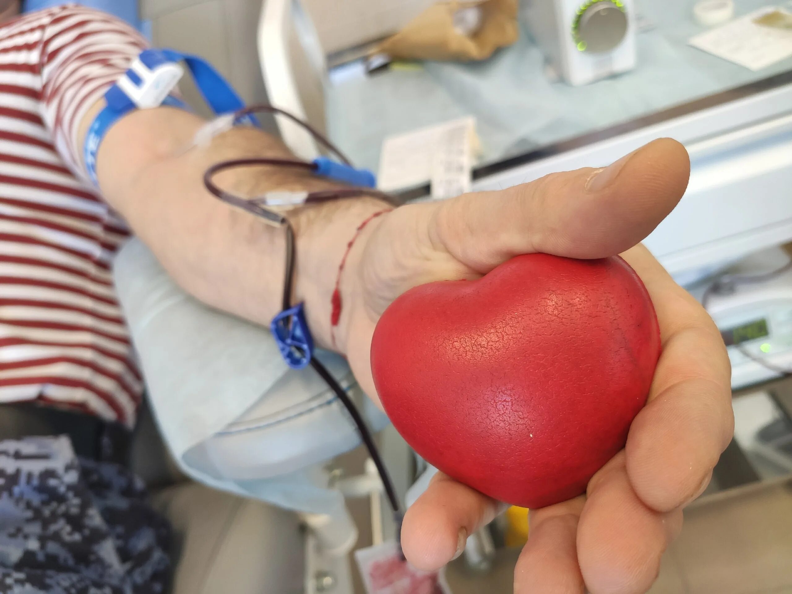 Донор крови. Донор кровь сердце. Донорство сердца